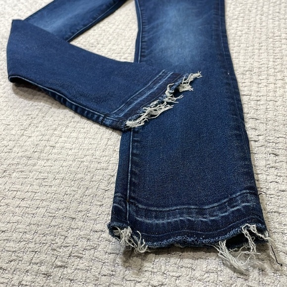 Pilcro Anthropologie high rise cigarette jeans Frayed Hem Size 26 - Picture 6 of 11